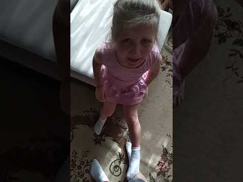 Видео: Ужас! Ребенок в истерике. Как нельзя себя вести