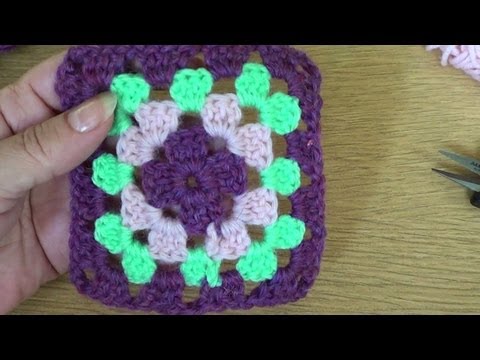 Видео: Бабушкин квадрат. Как спрятать хвостики