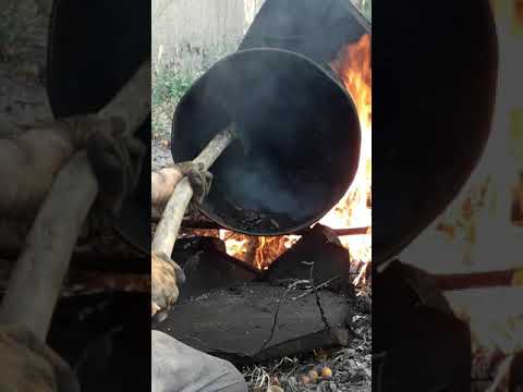 Видео: Как можно сделать в домашних условиях асфальт