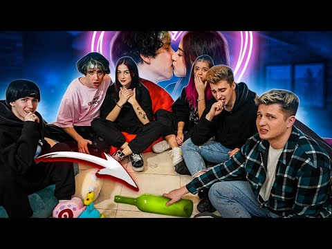 Видео: БУТЫЛОЧКА НА ПОЦЕЛУЙ ЧЕЛЛЕНДЖ! ** ЭТИ ЗАДАНИЯ СВЕЛИ НАС С УМА! *