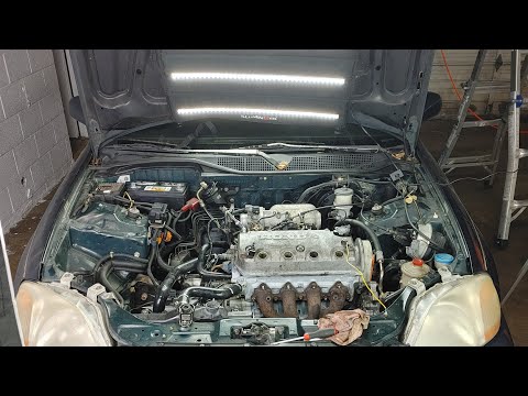 Видео: Снятие башки с Honda Civic 99 года