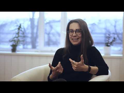 Видео: Интервью с художником Анастасией Кустовой