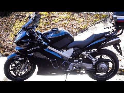Видео: Валит и отказывается ломаться. Honda VFR 800 Interceptor.