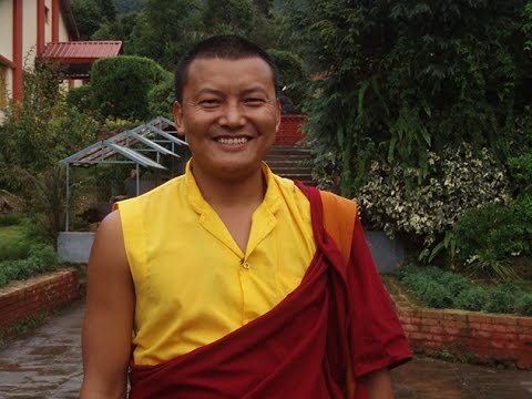 Видео: Кхенпо Нгаванг Намгьял. История школы ньингма