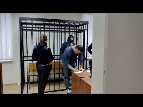 Видео: В Волгограде блогера за скандальное видео с «Родиной-матерью» отправили в СИЗО