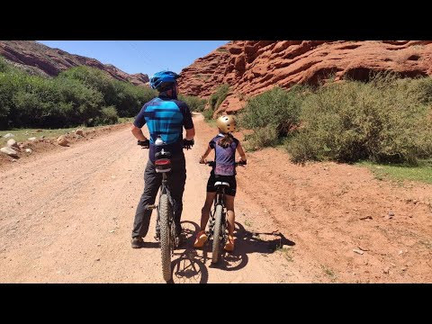 Видео: Любимые места отдыха Юрия Гагарина. Велотур по южному побережью озера Иссык Куль. Часть 2.