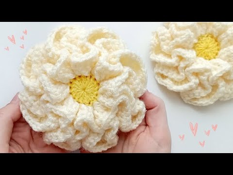 Видео: Вяжем крючком объёмный цветок 🌼💛 МК. Легко и красиво. Beautiful (3d) flowers 🧶 Crochet with 💞