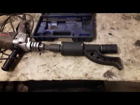 Видео: Стремянки, рессорные болты, колёсные гайки грузовиков и прицепов отвернуть? Да легко!!!