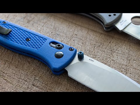 Видео: Огляд benchmade bugout та зрівняння з Spzderco endura. Кращі ножі.