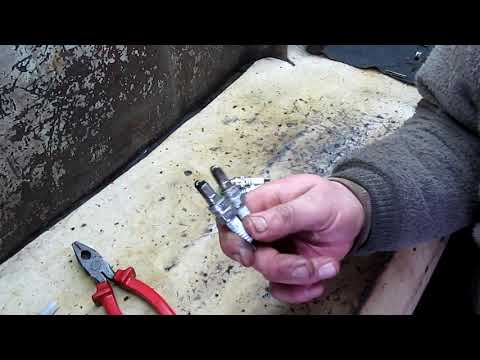 Видео: Перевірка і заміна свічок / на Мотоциклі HONDA CB500