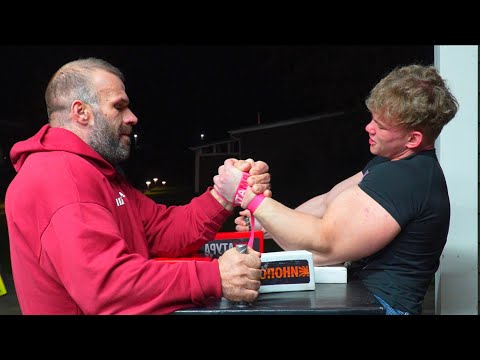 Видео: БОРЬБА ЦЫПЛЕНКОВ VS ПУШИСТЫЙ. Не ХИМИК зарубился с Денисом