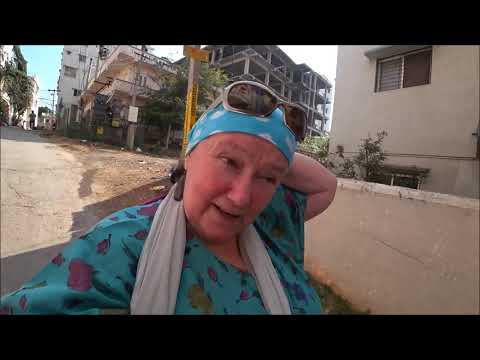 Видео: 2. ИНДИЙСКАЯ ЖИЗНЬ, РАСХЛАМЛЯЮСЬ. ВЫКИНУЛА 10 ПАКЕТОВ С ВЕЩАМИ. ОБЕД И УЖИН.