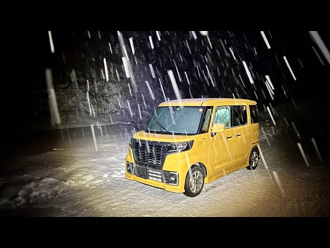 Видео: [46-я ночь] Лагерь легковых автомобилей и снегоходов после долгого отсутствия