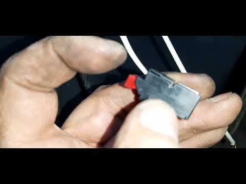 Видео: Пассат Б7 замена гофры проводов багажника