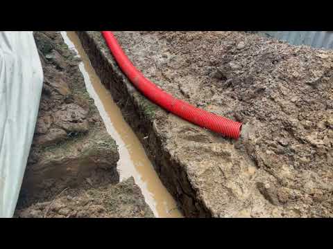 Видео: Дренаж участка и отвод воды с крыши в СНТ Осень Наро Фоминский район
