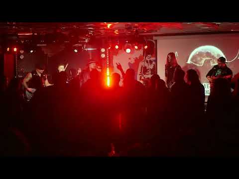 Видео: 2025-11-01 - Группа «Последняя Иллюзия» - Punk-Rock-Halloween в клубе «Big Ben»