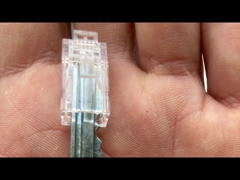 Видео: Фишка с коннектором для системного администратора 