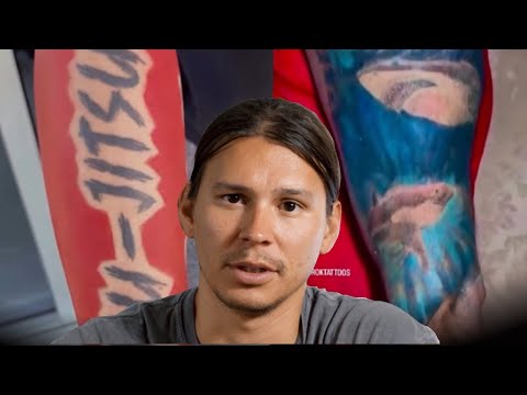 Видео: Мгновенное сожаление: красно-синие рукава