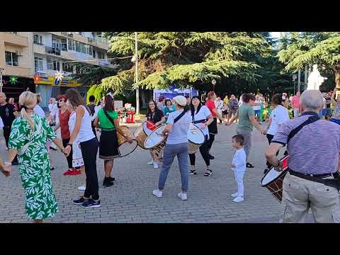 Видео: Самоковско хоро - общо хоро на всички градове