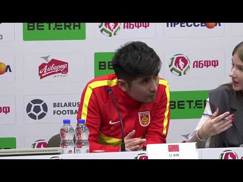 Видео: Пресс-конференция главных тренеров сборных команд Беларуси - Александра Черника и Китая - Ли Синя.