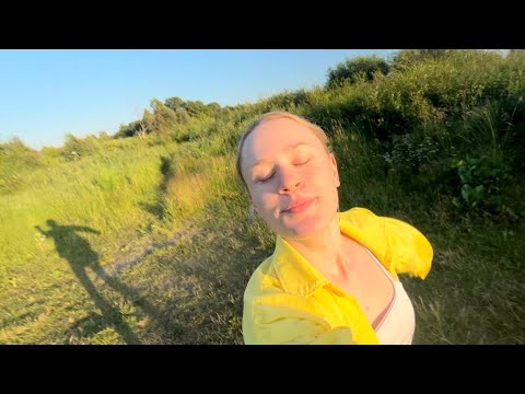 Видео: fast and aggressive chaotic ASMR in nature🌱//быстрый и агрессивный хаотичный асмр на природе🌱