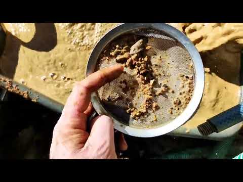 Видео: Бурение абиссинской скважины в Ступинский районе.