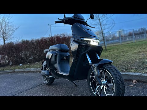 Видео: ПЕРВЫЙ ЭЛЕКТРОСКУТЕР ОТ SYCCYBA - SYCCYBA TOBOT