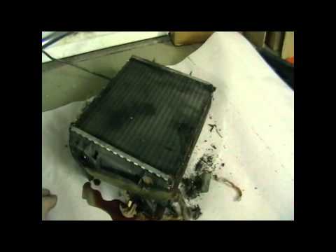 Видео: Печной радиатор Ваз 2107, замена.