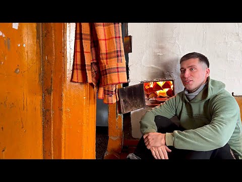 Видео: ПЕРЕЕХАЛ ЖИТЬ В ГЛУХУЮ ДЕРЕВНЮ серия 4