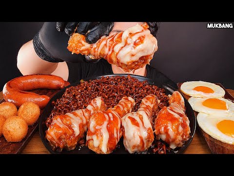 Видео: жареный цыпленок и лапша, колбаса FRIED CHICKEN BLACK BEAN NOODLE SAUSAGE EATING ASMR MUKBANG