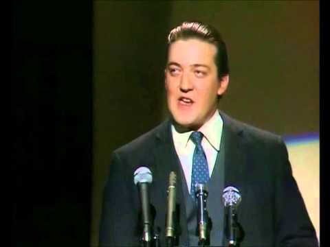 Видео: Шоу Фрая и Лори. Поединок с министром