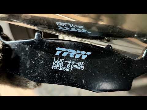 Видео: замена задних тормозных колодок на kawasaki zr-7s