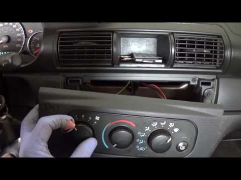 Видео: Неисправен электродвигатель вентилятора Chrysler Sebring