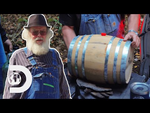 Видео: Друг просит самогонщиков сварить виски для его похорон! | Самогонщики