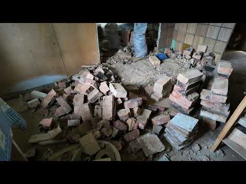 Видео: Купили дом |  Разбираем печку | Деревенская жизнь | Дачники | Выпуск 4