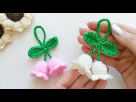 Видео: Вяжем нежные цветочки-брелочки🌸🌸Подробный МК крючком🧶 #идеивязания #вязание  #цветыкрючком #crochet