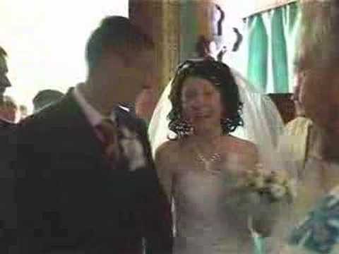 Видео: Прикол на весіллі