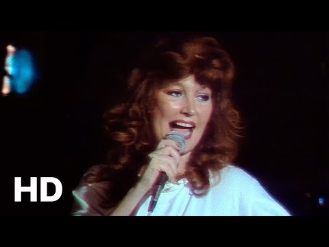 Видео: Алла Пугачёва - Как тревожен этот путь (Live) [Unreleased]