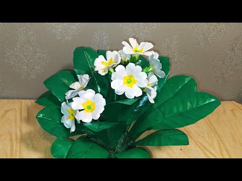 Видео: Примула из  пластиковых бутылок. Мастер класс.