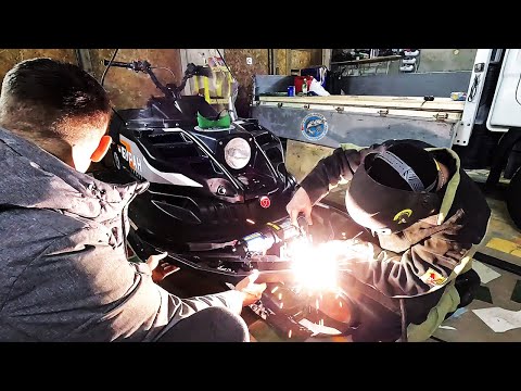 Видео: Как подготовить снегоход для рыбалки в тайге. Тюнинг снегохода Буран. Обзор снегохода Буран Лидер.