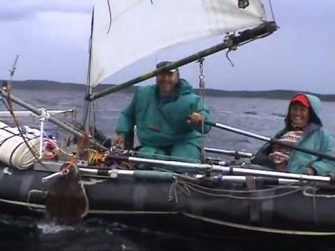 Видео: надувные лодки под парусом