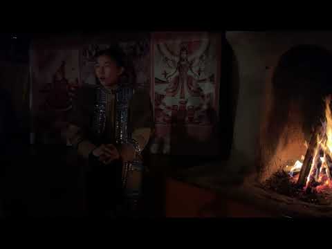 Видео: Олоҥхо истэбит - Настя Алексеева толоруута/ Исполнение якутского героического эпоса Олонхо