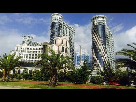 Видео: Прогулка по набережной Батуми и оригинальности её архитектуры. Мир Универсологии
