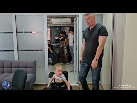 Видео: Ройзман: "Моя задача не сесть сейчас!" Как закрывали Фонд "Евгения Ройзмана" в Екатеринбурге 