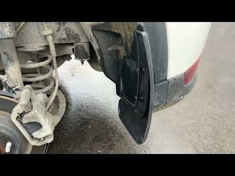 Видео: Mazda СХ5. Установка брызговиков.