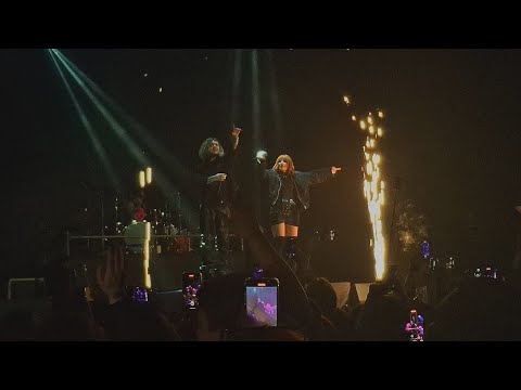 Видео: ДЖИЗУС И ЮЛИЯ САВИЧЕВА – ДЕВОЧКА В КЛАССЕ. КОНЦЕРТ В МОСКВЕ 19.04.2025