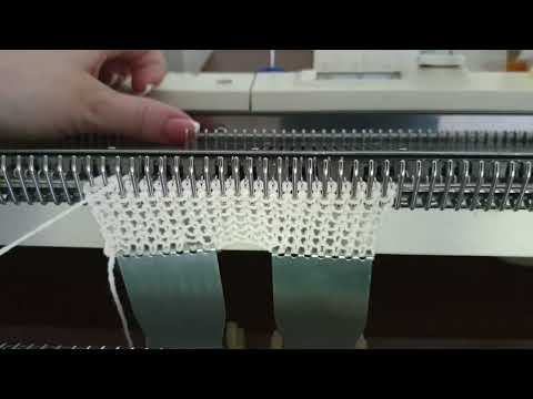 Видео: 🔥Бесплатный марафон по ажурам, смотри описание. Узор с вытянутыми петлями на однофонтурной машине