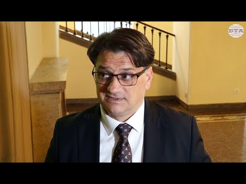 Видео: Министър Бачев за актьора от театралната му работилница: Има неистини, които ми уронват престижа