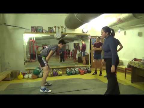 Видео: Гиревой спорт.Особенности упр.Толчок гирь.Выталкивание.