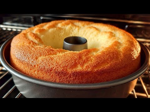 Видео: Бабушкин торт «8 ложек» за 5 минут! Влажный йогуртовый торт! Просто и вкусно!